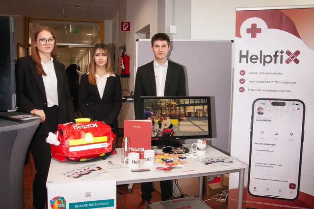 Helpfix: Bianca Hrach, Betül Altintas und Luca Müller (v.l.) sind nicht nur Ersthelfer, sondern auch die Erfinder der App. | Foto:  Business School Vöcklabruck