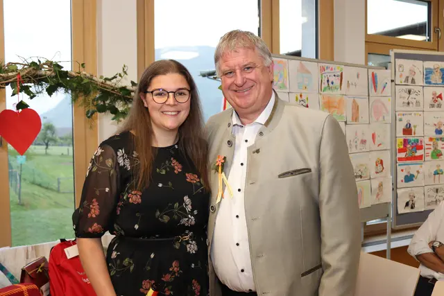 Julia KRamer, Büro Bürgermeister, gemeinsam mit Afritz Bürgermeister Maximilian Linder. | Foto: MeinBezirk/Chiara Kresse