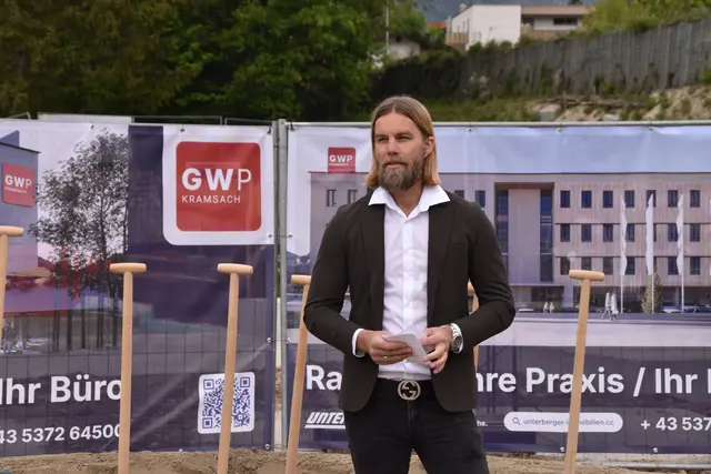 Der Gemeinderat und Obmann des Wirtschaftsausschusses, Andreas Bankler, stieß zur Projektgruppe hinzu, um das Projekt voranzutreiben. Er wird auch künftig die Zahnklinik vor Ort betreiben.  | Foto: Barbara Fluckinger