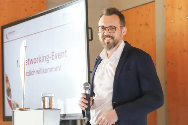 Durch das Programm führte Christian Hütter (Energieregion Weiz-Gleisdorf) | Foto: Iris Bloder