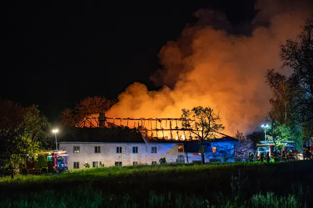 18 Feuerwehren bekämpften Großbrand in Katsdorf