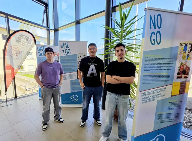 Wanderausstellung „Feminism Loaded“ zu Gast an der HLW Reutte