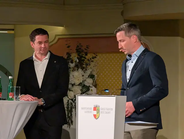 Laxenburgs Bürgermeister David Berl mit Bernhard Fürst von Trafility. | Foto: Marktgemeinde Laxenburg