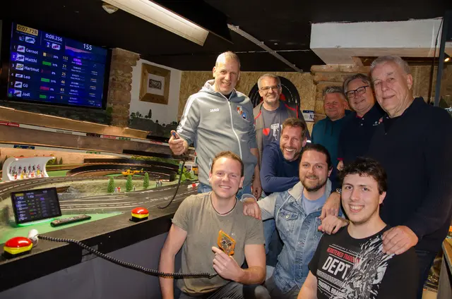 „Die Carrera-Boys“ brennen für den Rennsport