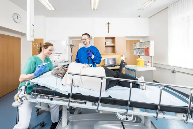 Spitzenmedizin im Krankenhaus Sierning: Ein Blick in die moderne Spezialambulanz für Endoskopie. | Foto: Krankenhaus Sierning