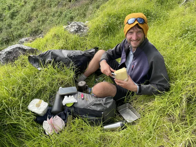 Gegessen und geschlafen wird unterwegs: im Schlafsack, im Zelt oder in einer Unterkunft – je nachdem, was sich auf der Wanderstrecke anbietet. | Foto: Rasinger
