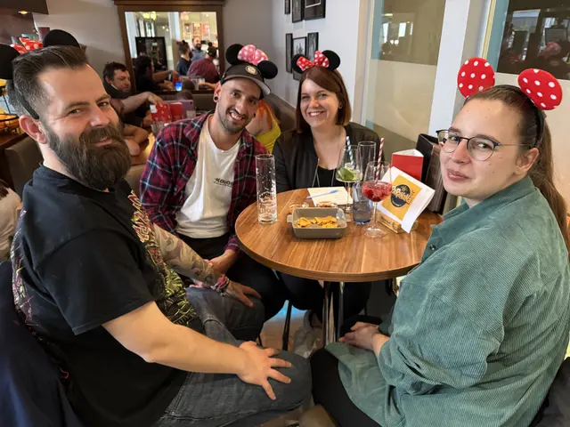 Patrick, Raphael, Nadine und Nadine
