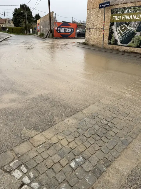 So sieht die Straße bei Regen aus. | Foto: Privat
