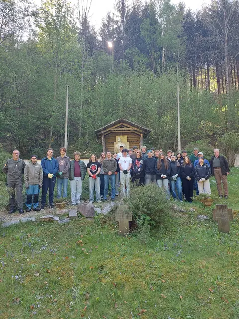 Die Schülerinnen und Schüler des BG/BRG Stainach setzten mit dem Projekt ein Zeichen der Erinnerung. | Foto: ÖKB/Zinnebner