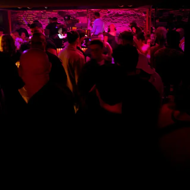 Whine n Kotch starte mit DJ Limbo und DJ Dhami im Welser Wildwechsel voll durch. | Foto: Marmazing Productions/Leitner