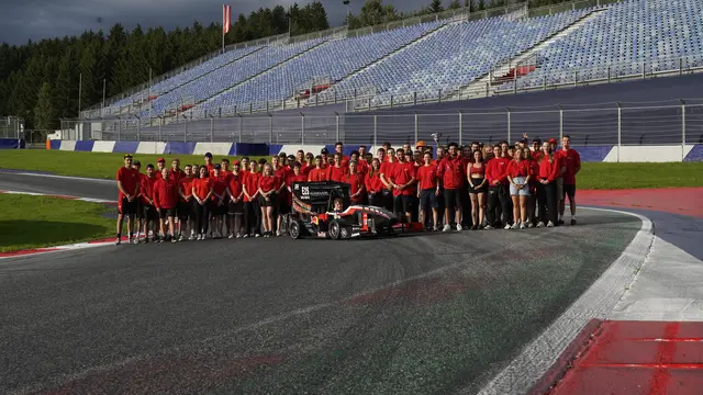 Über 100 kluge Köpfe stecken hinter dem Erfolg des Teams. | Foto: Joanneum Racing Graz