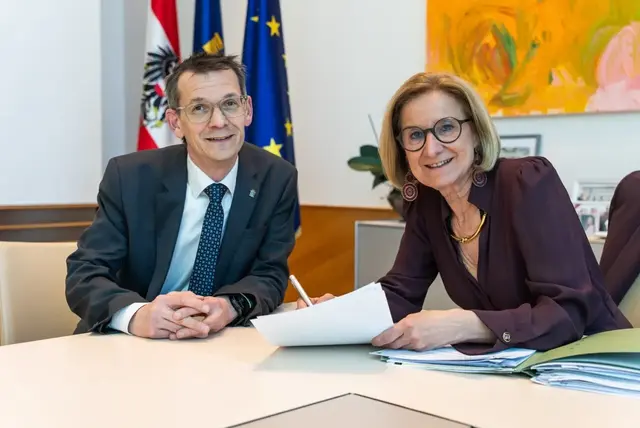 Bgm. Peter Teix bei Landeshauptfrau Johanna Mikl-Leitner | Foto: VPNÖ