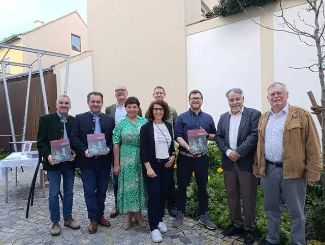 GR Alexander Mucha, StR Andreas Rauscher, Mag. Christoph Blesl, StR Veronika Haas, Mag. Martina Hinterwallner, Mag. Nikolaus Hofer, Dr. Dominik Hagmann, Alois Gattringer, Mag. Franz Sauer | Foto: Stadtgemeinde Traismauer