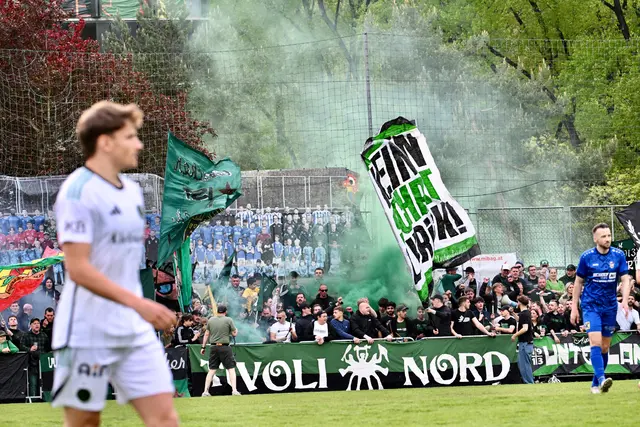 Sportplatz Hötting West: 999 Zuschauer sorgen für Stimmung bei Stadtderby. Un die Treffern der Innsbrucker Vereine im Cup geht weiter, Halbfinale im Frauen-Cup SK Wilten vs. FC Wacker Innsbruck 1b | Foto: Hassl