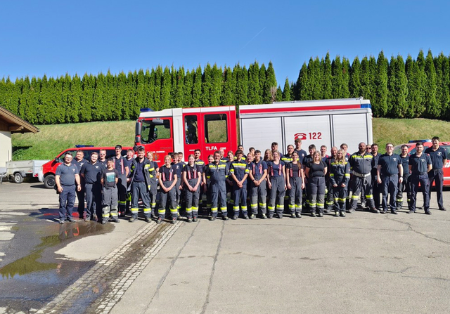 33 angehende Feuerwehrfrauen und Feuerwehrmänner aus dem Bereich Leoben absolvierten die Grundausbildung zwei. | Foto: BFV Leoben