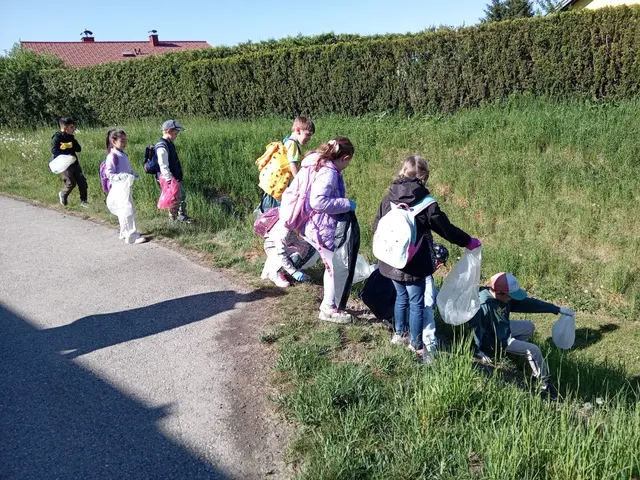 Gemeinsam für eine saubere Zukunft: Die Kinder der Volksschule Kaindorf an der Sulm sammelten mit großem Einsatz Müll und setzten ein starkes Zeichen für den Umweltschutz. | Foto: VS