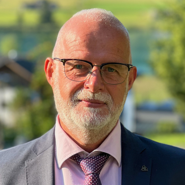 In der Gemeinde-Verwaltung leitet er das Standesamt. | Foto: Privat
