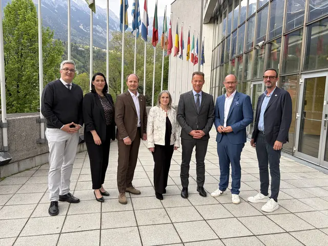 Aufsichtsratsvorsitzender Andreas Perger, WK-Tirol Präsidentin Barbara Thaler, Bürgermeister Johannes Anzengruber, GF Astrid Kirchbichler, GF Hansjörg Stern, Landesrat Mario Gerber und Innsbruck Tourismus Obmann Peter Paul Mölk. (v.l.) | Foto: Congress Messe Innsbruck