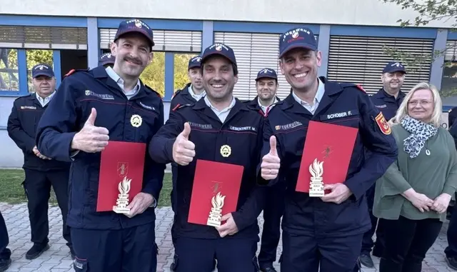 Markus Liebentritt von der Feuerwehr Karl (Mitte) gewann vor Florian Schober aus Siegendorf (rechts) und Siegfried Fasching aus Pilgersdorf. | Foto: Bezirksfeuerwehrkommando Oberpullendorf