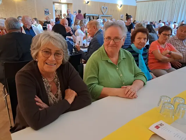 Inge Bolterauer und Leopoldine Petrus  | Foto: Binder
