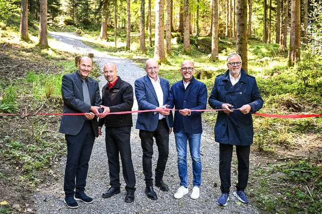 Eröffnung des „Wald des Friedens“