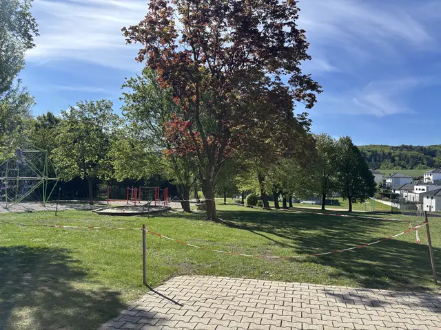Der Spielplatz in Pyhra vor der Volksschule soll neue Gerätschaften bekommen. | Foto: Marktgemeinde Pyhra