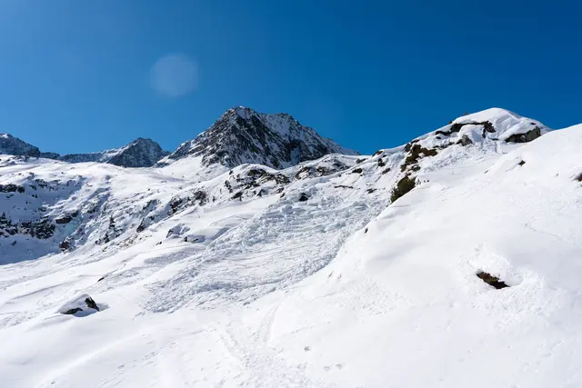Mehr als 500 von Personen ausgelöste Lawinen wurden in der Euregio in diesem Winter registriert.
 | Foto: Land Tirol/Brandhuber