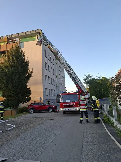 50 Einsatzkräfte trainierten den Ernstfall im Hochhaus Waldlesberg