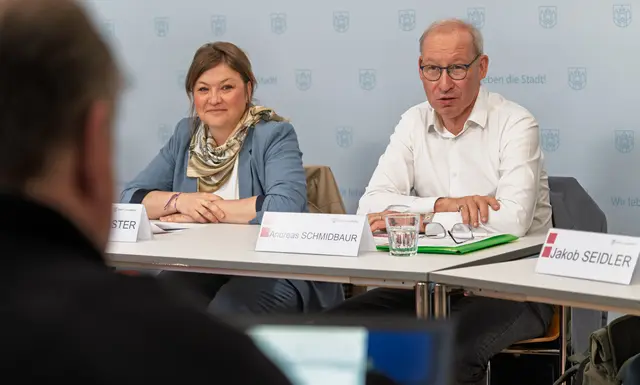 Planungs-Stadträtin Anna Schiester und Planungs-Abteilungsvorstand Andreas Schmidbaur zum neuen Parkraumkonzept | Foto: Stadt Salzburg/Alexander Killer