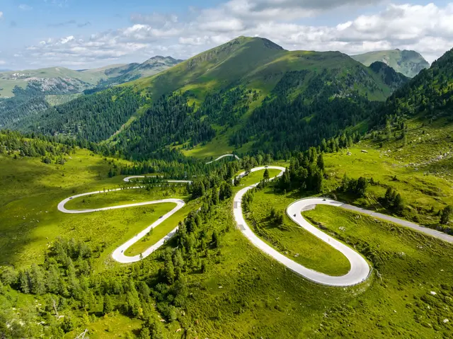 Die Panoramastraße im UNESCO Biosphärenpark Nockberge ist ab morgen wieder befahrbar. | Foto: Nockalmstrasse