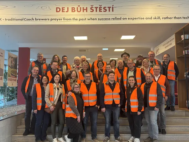 Die Teilnehmer:innen der Exkursion im Foyer der Brauerei Budějovický Budvar in Budweis | Foto:  Bierregion Innviertel