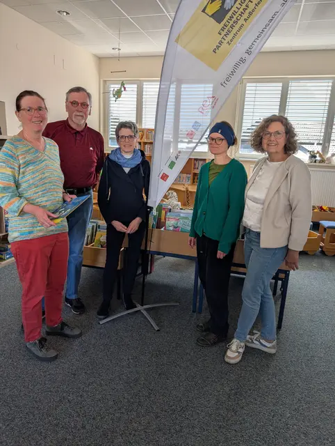 Beim Schnuppertag in der Stadtbibliothek Reutte gab es Einblicke in die vielfältige Freiwilligenarbeit. | Foto: REA FWZ
