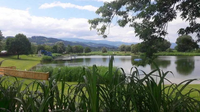 Am St. Andräer See gibt es jeden Samstag von Mai bis September Yoga. | Foto: FZA St. Andräer See