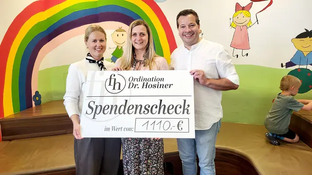 Verena Hosiner, Theresa Humer (Ronald McDonald Haus) und Florian Hosiner. | Foto: Ronald McDonald Hau
