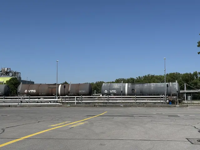 Die Einrichtungen der Erdöl-Lagergesellschaft (ELG) im Ölhafen Lobau. | Foto: Antonio Šećerović/MeinBezirk