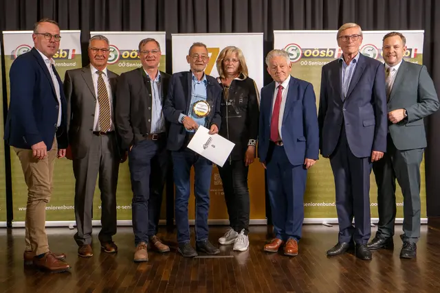 Günther Lengauer, Bezirksobmann Walter Nömaier, Bürgermeister Bernhard Zwielehner, Orts-Obmann und Fachwart für Motorsport Wolfgang Schönleitner mit Gattin, Landesobmann Josef Pühringer, Jury-Vorsitzender Gerhard Hasenöhrl, Landesgeschäftsführer Franz Ebner. | Foto: OÖ Seniorenbund