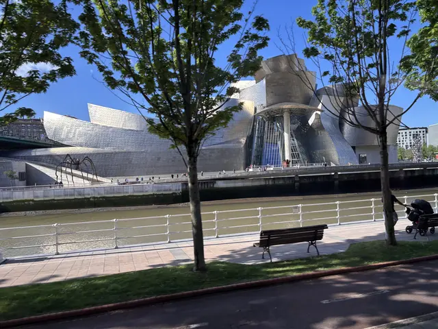 Das berühmte Guggenheitm-Museum am Fluss Nervión in Bilbao. | Foto: MeinBezirk/Thomas Winkler