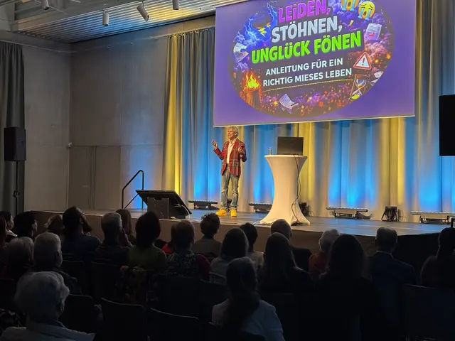 Dabei gab er nicht nur Tipps fürs große Glück, sondern auch eine Anleitung für ein mieses Leben. | Foto: Schauer