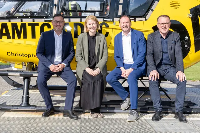 V. l.: Klaus Mühlbacher, Landeshauptmann Stellvertreterin Christine Haberlander, Florian Grünberger und Günter Lengauer. | Foto: Land OÖ