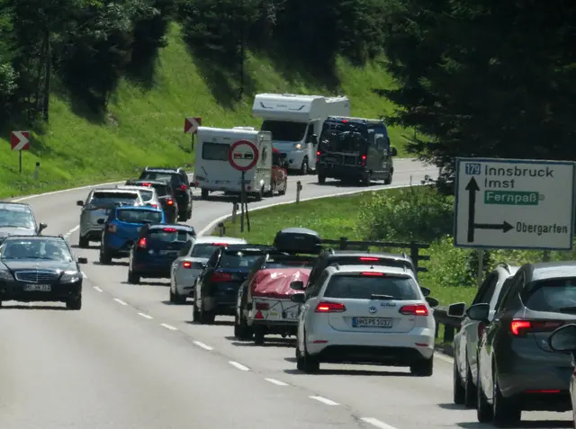 Am 27. Juni 2026 kommt es auf der B 179 Fernpassstraße aufgrund angemeldeter Versammlungen zu einer zweistündigen Vollsperre zwischen 10 und 12 Uhr. Der Fernpass ist in dieser Zeit in beiden Richtungen nicht passierbar, eine großräumige Umfahrung wird empfohlen. | Foto: Zoom Tirol