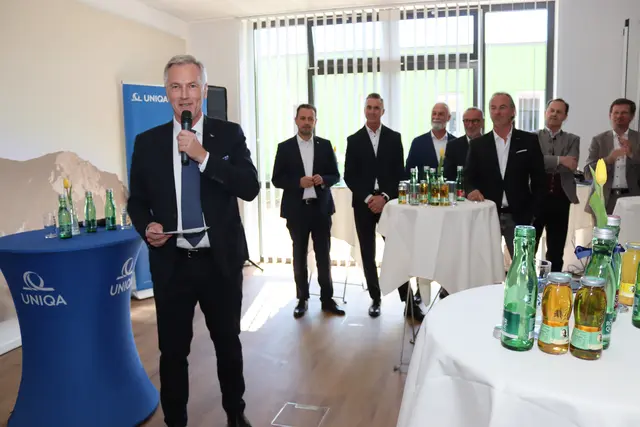 Hannes Kuschnig, UNIQA Landesdirektor in Kärnten &amp; Osttirol übernahm die Moderation. | Foto: MeinBezirk/Chiara Kresse