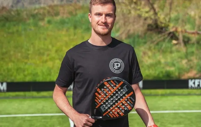 Padel lernen in der VHS mit Trainer Konrad Frölich