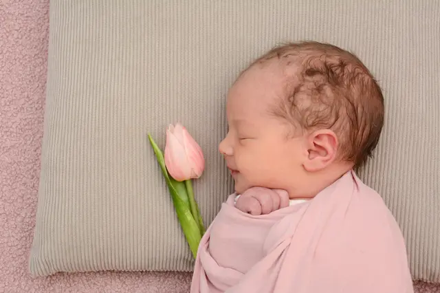 Name: Adelina
Geburtsdatum: 15.04.2026
Gewicht: 3.165 g
Größe: 50 cm
Eltern: Amra und Fatmir Hamidovic aus Kapfenberg | Foto: Babysmile