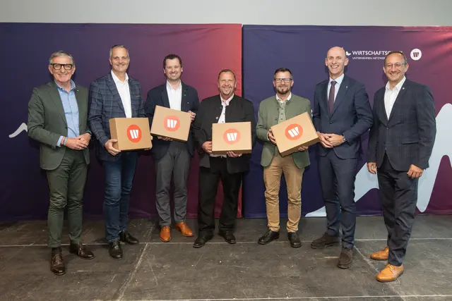 Speaker beim Wirtschaftsgipfel mit Präsident Josef Herk (1. v. l.), Landesrat Willibald Ehrenhöfer (2. v. r.) und WB-Direktor Jochen Pack (1. v. r.).  | Foto: Wirtschaftsbund Steiermark