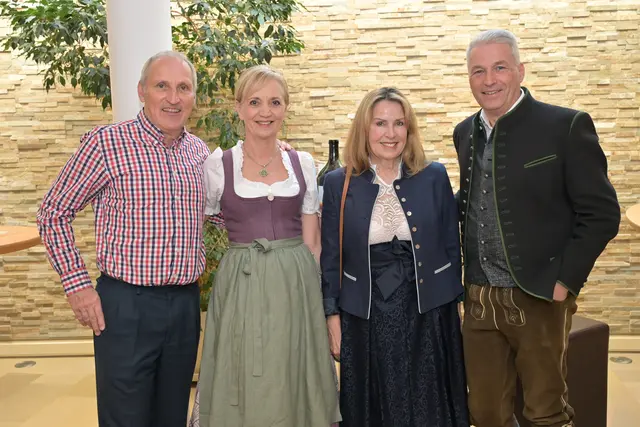 Franz Viehböck mit Familie zu Gast beim steirisch aufRETTERn im RETTER Bio-Natur-Resort.