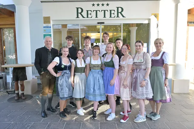 Die RETTER Lehrlinge im RETTER Bio-Natur-Resort mit Ulli und Hermann Retter