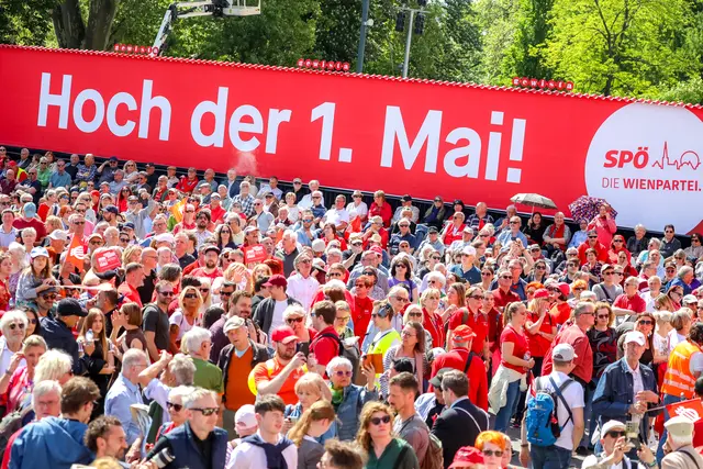 Beim traditionellen Maiaufmarsch der Wiener SPÖ am Tag der Arbeit versammelten sich mehrere Tausend Sozialdemokratinnen und Sozialdemokraten am Rathausplatz | Foto: SPÖ Wien/Flickr