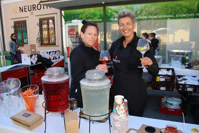 Geheimnisvolles "Hexen-Gebräu" gab es bei Alexandra und Renata.
