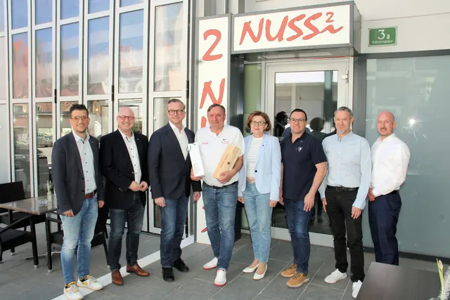 Eröffnung in Köflach (v. l.): Lukas Kalcher, Peter Sükar, Helmut Linhart, Werner Nußbacher, Stefanie Galler, Heimo Ortner, Jörg Trutzenberger und Reinhard Puffing | Foto: Cescutti