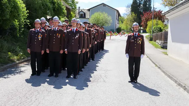 Die Feuerwehrmitglieder in Formation | Foto: Bezirksfeuerwehrkommando Oberwart/Alexander Flaschberger